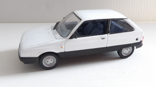 Politoys M N° 552 Lamborghini Miura P400 1/43 rouge sans boite no mebetoys solido corgi - Collection
