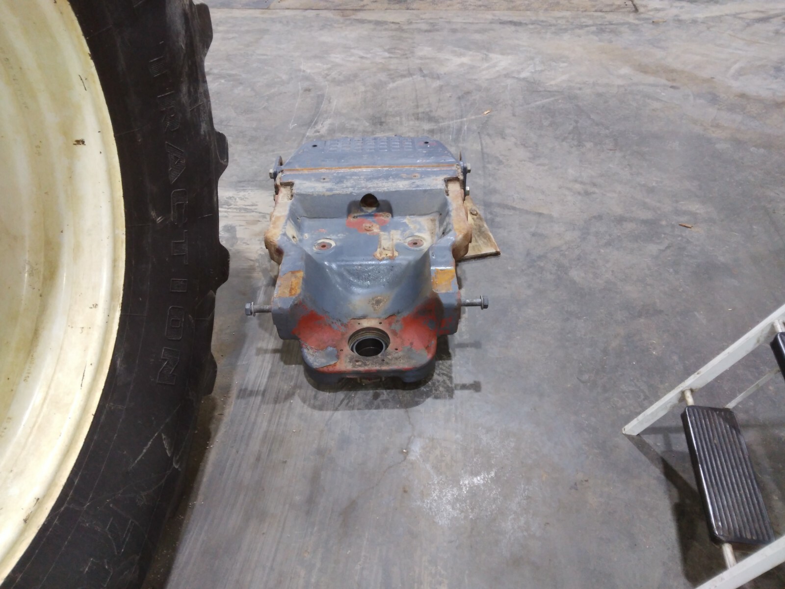 New Holland Genesis Front Axle Support 86011965,9848698,86026876  