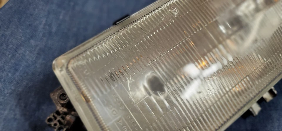 Faro derecho GM 1989 1990 OEM 16507106 Cadillac Deville Fleetwood (LW) Foto 3 de 4