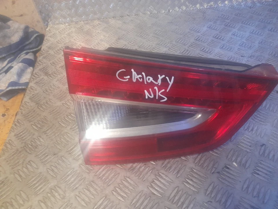 FORD GALAXY ZETEC 2006-2015 INNER REAR TAIL LIGHT (PASSENGER SIDE) AM21-13A603 - Image 2 of 4