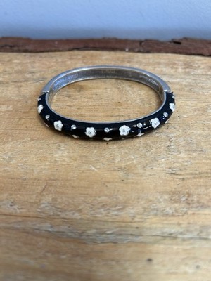 VTG, E. Pearl,Silver Toned,Enamel, Hinged Bangle w/Black & White Flowers