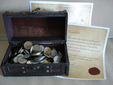 Small Wooden Treasure Chest of World Coin Collection. (1 kg of Mixed Coins)