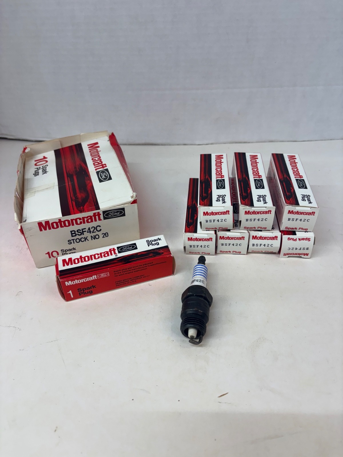 NOS MOTORCRAFT #BSF42C 8 SPARK PLUGS