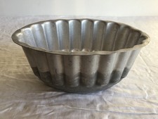 Vintage Retro Aluminium Jelly Mould by Diamond. British Made.