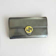 Gucci Women&rsquo;s Black Leather Flap Wallet Clutch with Gold GG Logo