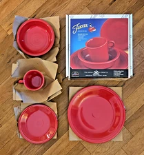 NIB HOMER LAUGHLIN FIESTA Scarlet 4-Piece Dinnerware Place Setting Model 831 326