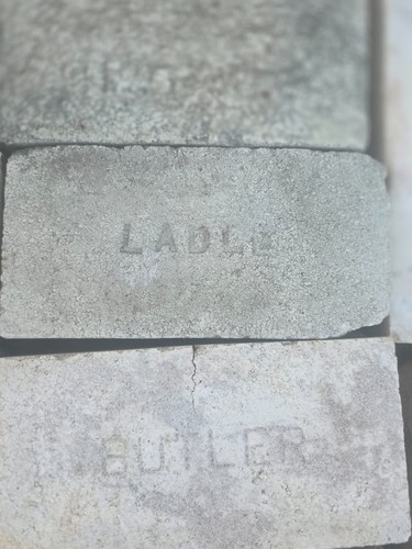 Bricks antique firebrick ladle,t.f.b.,standard,butler