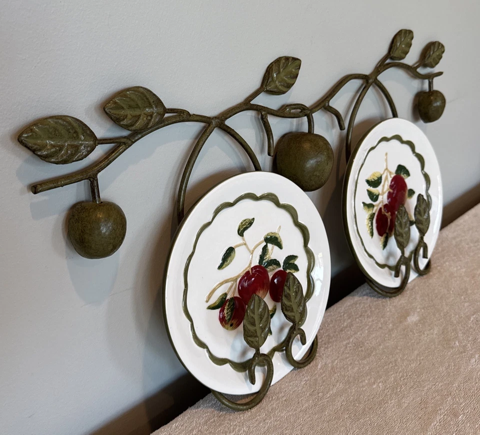 Estante de exhibición de 2 placas de hierro forjado Apple con placas horizontales colgantes raro MWW Foto 3 de 4