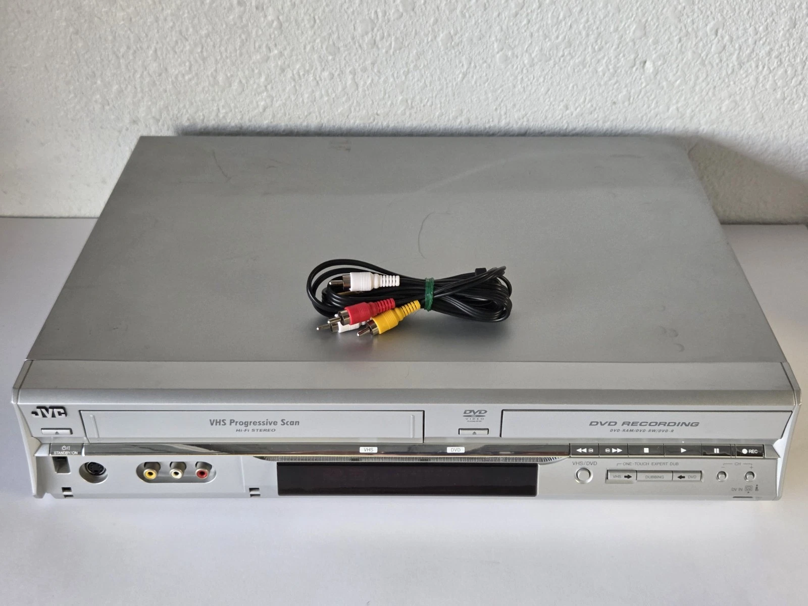 JVC DR-MV5SU VHS VCR DVD Combo Player Recorder With AV Cables