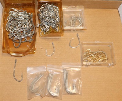 Over 100 MUSTAD Hooks Mixed Lot 7/0 2X Strong 3407SSD Plus Other See Pics 622gms