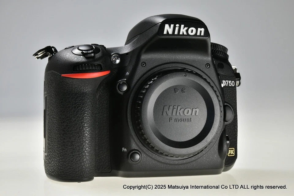 * Near MINT * NIKON D750 24.3MP DSLR Camera Body Shutter Count 1369 - Image 2 of 4