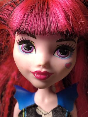 Rare! Monster High Doll Electrified Draculaura  With Bat Ears And Bat Dress