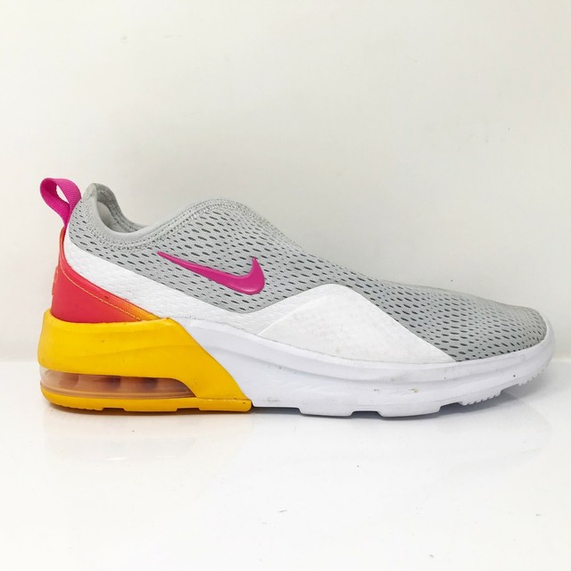 nike women's air max motion 2 shoe