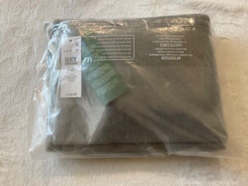 Men's Lacoste Grey Tapered Fit Fleece Trackpants - Picture 6 of 6