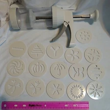 The Pampered Chef Cookie Press #1525 Original Box 16 Disc Holiday Treat Baking