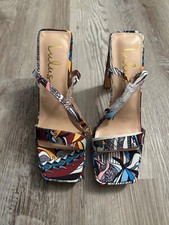 womens sandal heels size 6.5 mint condition.Bought from Lulus couldn  t wear