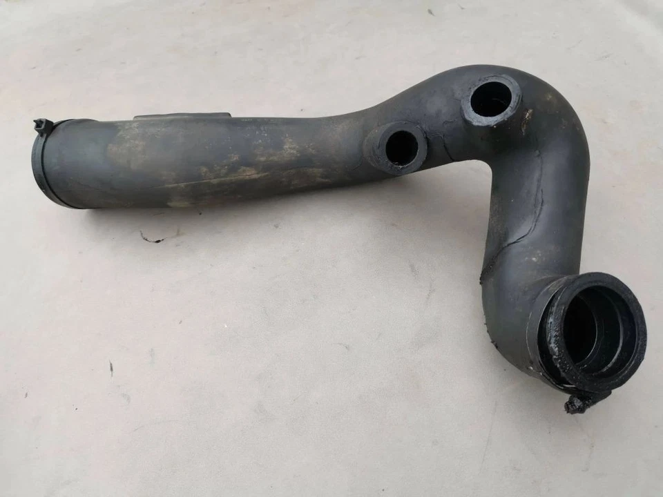 Volkswagen PASSAT B3 1991 Diesel intercooler hose pipe 357129627 AMB12218 - Image 2 of 3