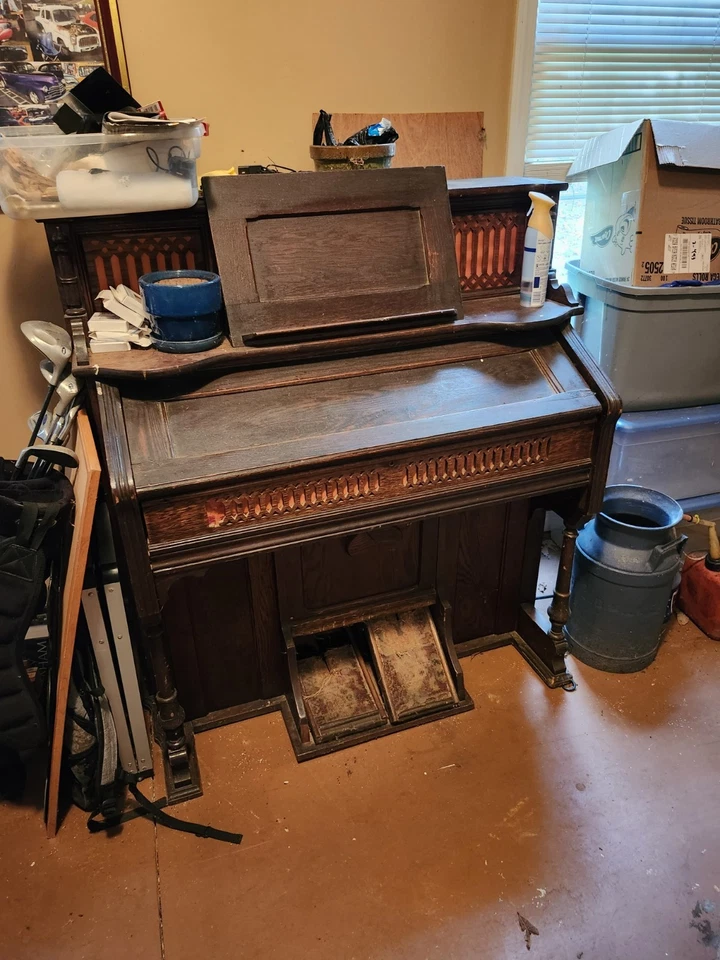 Órgano de madera vintage para piezas de decoración instrumento musical antiguo que no funciona  Foto 3 de 3