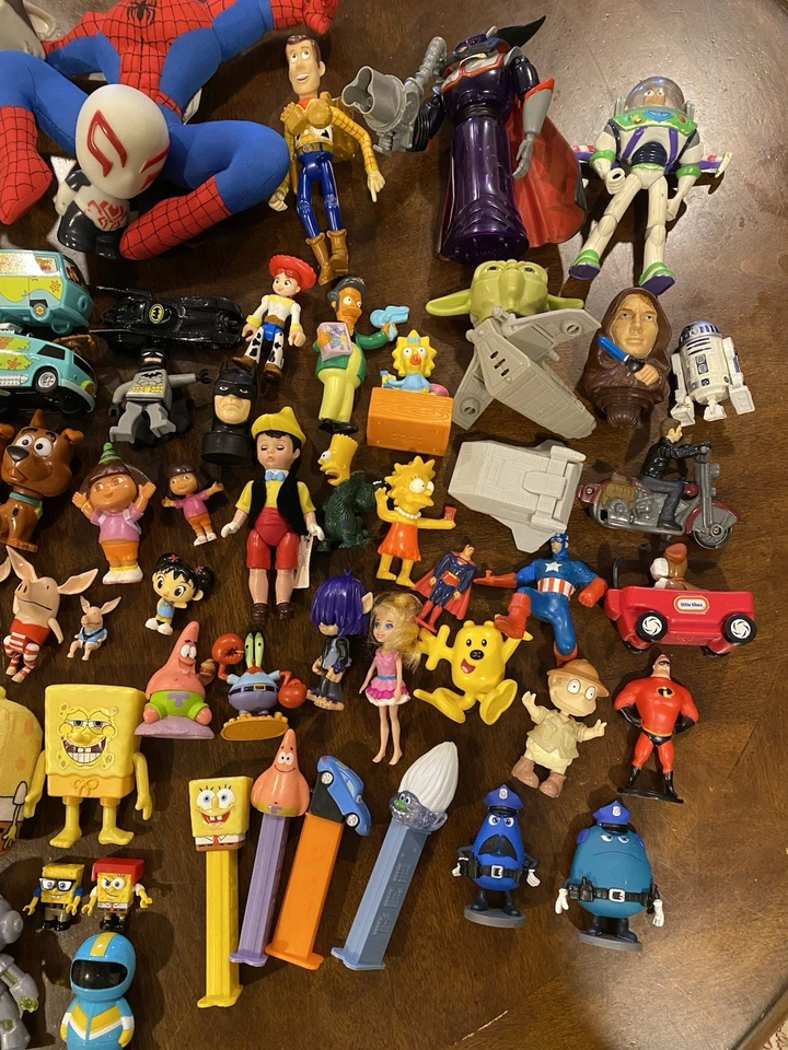 Toy Lot Figures Pez Toy Story Sponge Bob Scooby Doo 75 Pieces Assorted - Image 3 of 4