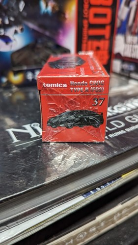 Takara Tomy Tomica Premium 37 Honda Civic Type R (FD2) 2023 1:64 Scale - Picture 3 of 6