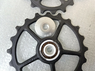 Ruota di guida della bicicletta della gabbia della puleggia oversize della bici della strada di KCNC per Shlmano R9100/R9150/R8000/8050 peso 60g 7075 Aolly 12-16T 18 Ruota di guida della bicicletta della gabbia della puleggia oversize della bici della strada di KCNC per Shlmano R9100/R9150/R8000/8050 peso 60g 7075 Aolly 12-16T 18