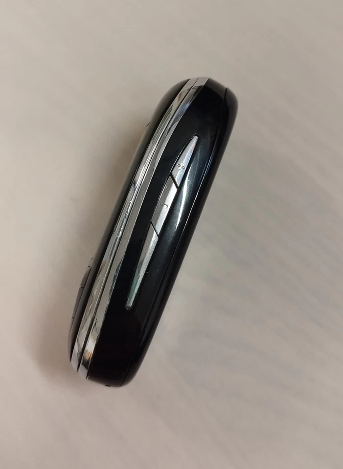 西门子 SL75 黑色,无锁版 SIM 卡,状况良好,130 万像素摄像头,完全正常工作 — 第 3/4 张图片