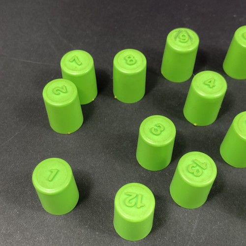 VINTAGE 1975 Numbers Up Board Game Milton Bradley Replacement Part/Piece-20 pegs - Picture 2 of 7