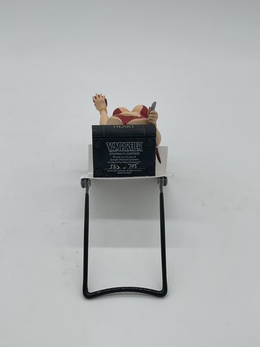 Vampirella bust Dynamite Presents Dawn The Brewing Factory limited 562 of 705 - Picture 11 of 11