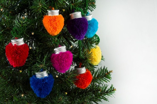 Trimits Pom Pom Garland Kit Rainbow Lights Christmas Festive Xmas Decoration - Picture 3 of 5
