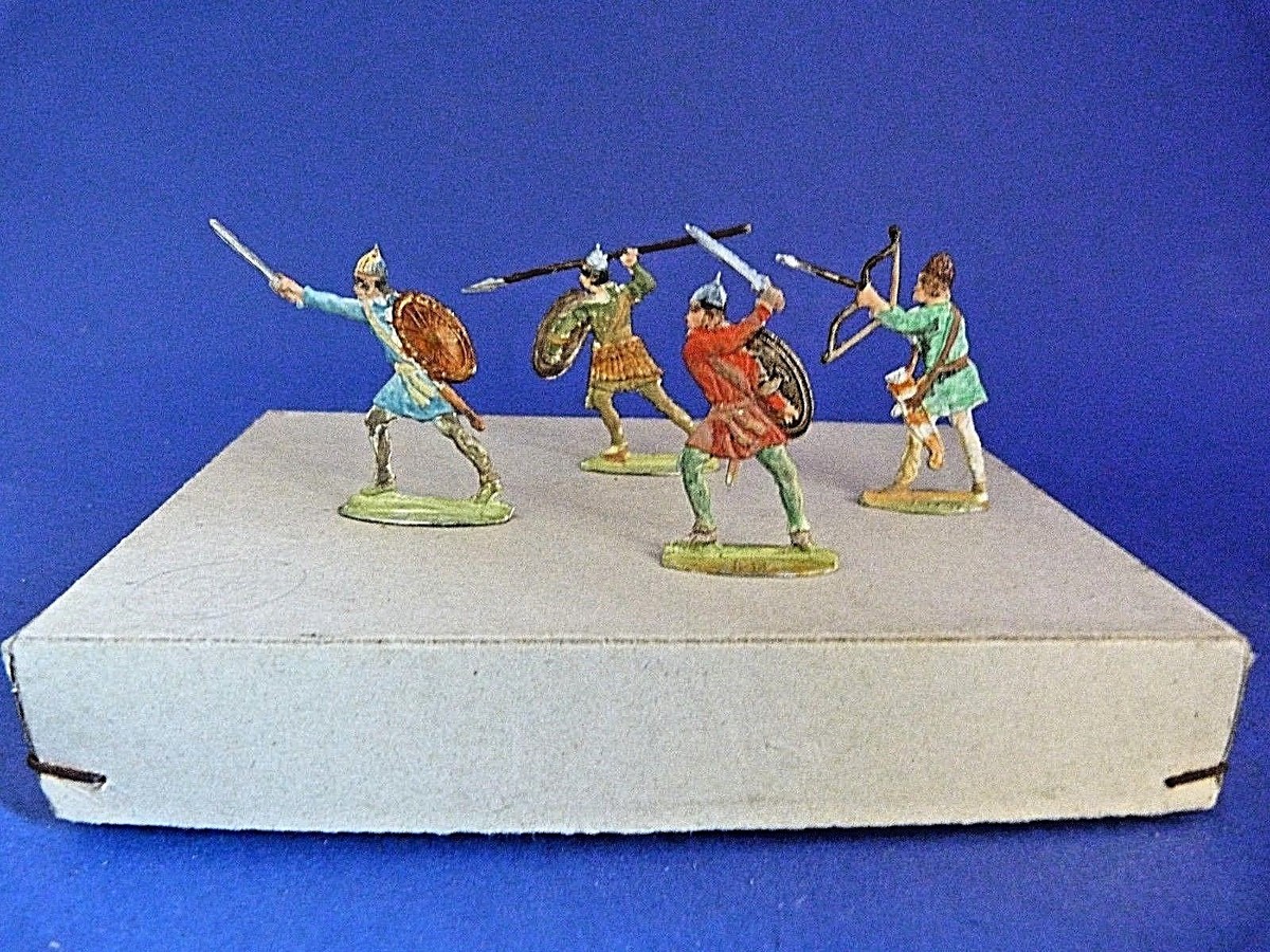 PLATS D'ÉTAIN - Zinnfiguren - Flat tin : La chasse à courre - Cerfs à