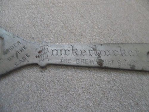 Vintage 30's Jacob Ruppert Brewer Opener KNICKERBOCKER BEER Fancy Hops Design - Picture 3 of 4