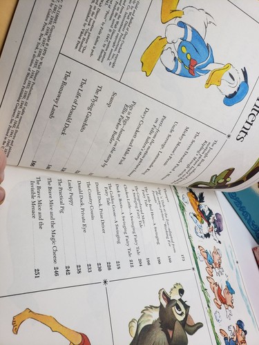 Walt Disney Parade Fun Fact Fantasy Fiction Golden Press set 4 libri HC vintage - Foto 4 di 24