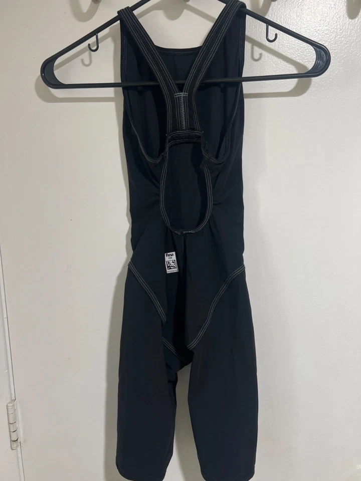 TYR 女士 Thresher 开放式全新无标签 26 — 第 2/2 张图片