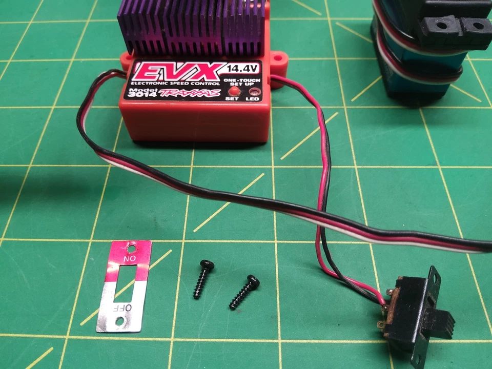 Emaxx 3906 esc 3014 Novak dual battery dual motor set up used working Clodbuster - Image 3 of 4