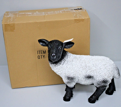 Geschenkestadl Schaf Figur Rhönschaf 38 cm x 31 cm Dekofigur Weiß NEU