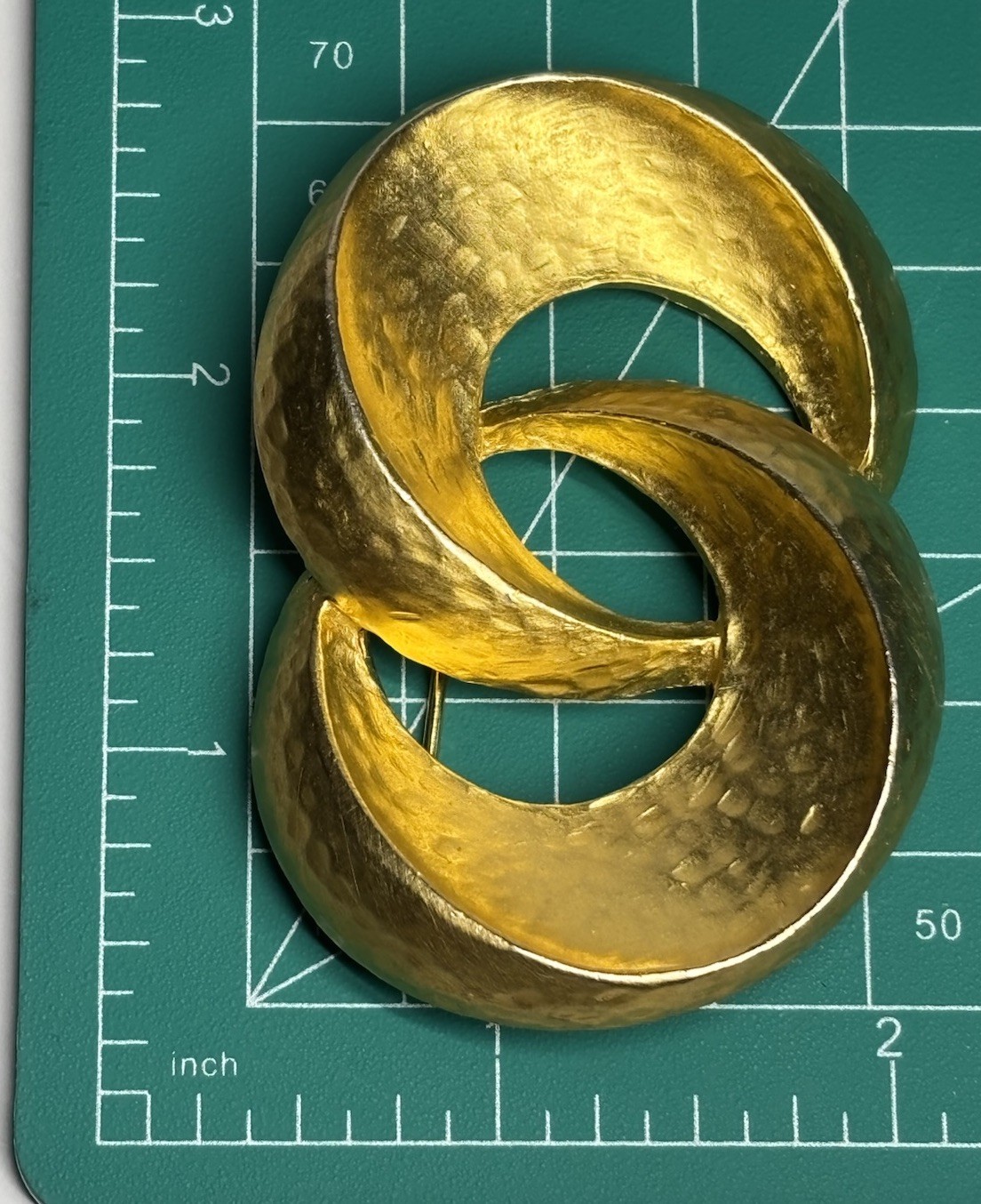 Gold Tone Brooch Interlocking Infinity Hammered T… - image 4