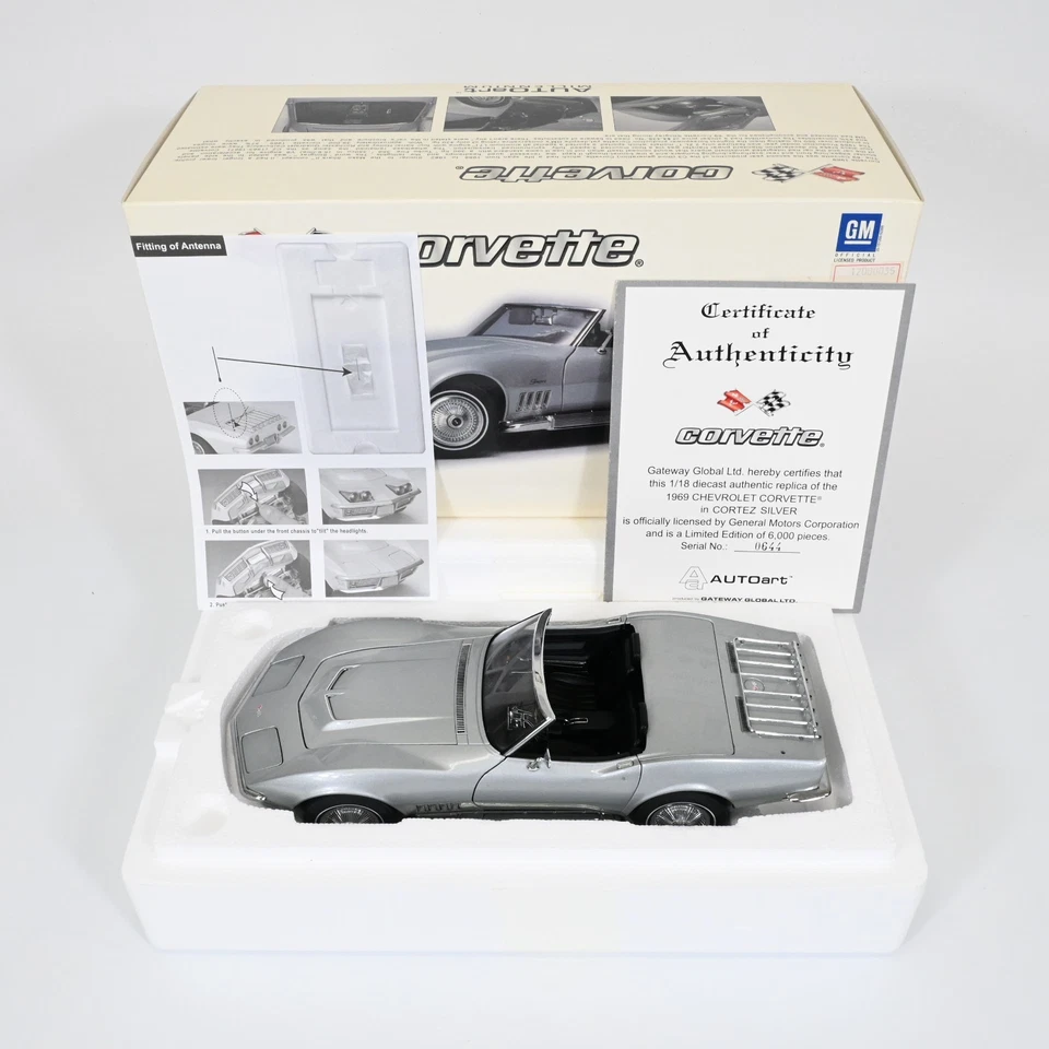 AUTOart 1/18 Chevrolet Corvette 1969 Cortez Silver Diecast Model Car - Image 2 of 4