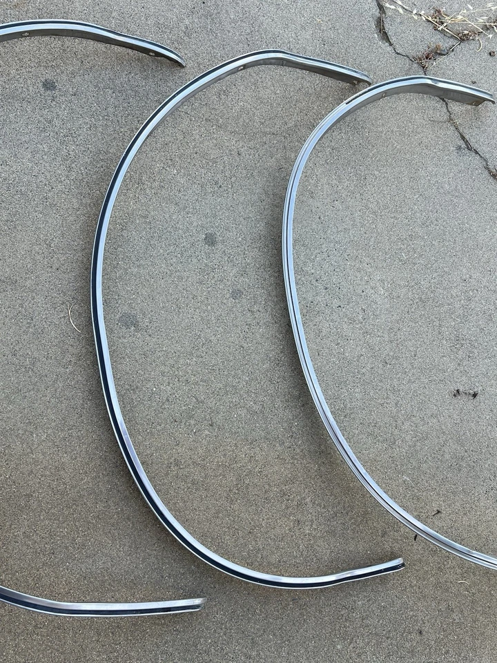 1974 1975 1976 74 75 76 Buick Riviera Wheel Opening Moulding Trim molding - Image 4 of 4