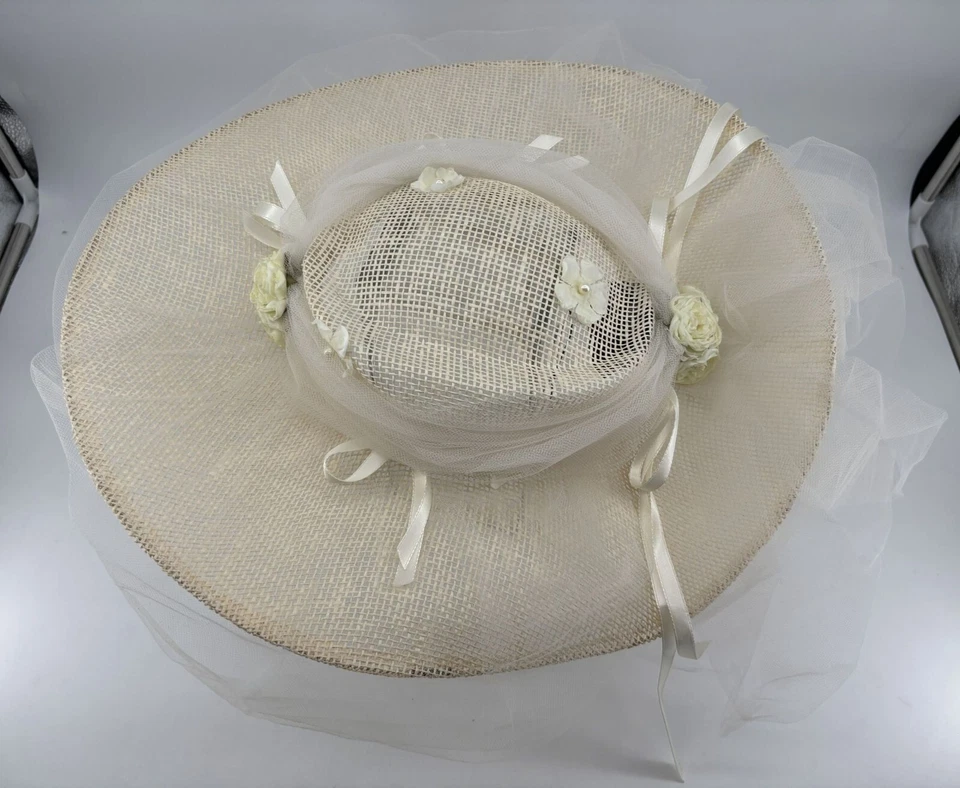 Sombrero de paja de ala ancha tejido velado vintage de Sonni Foto 2 de 4