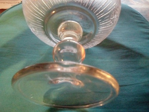 BONBONIERE , GLAS , DEKORATIVER WELLENSCHLIFF , SEHR SCHÖN !!! . - Bild 3 von 4