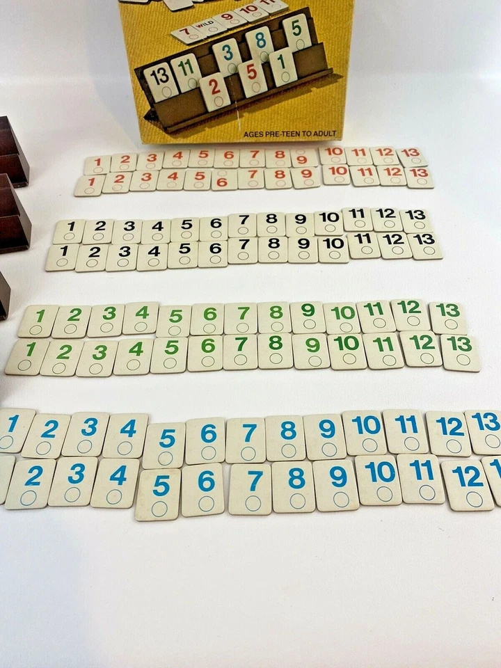 De colección RUMI K por Cadaco Emocionante Juego Internacional Rummy 2 a 4 Jugadores Completo Foto 3 de 4