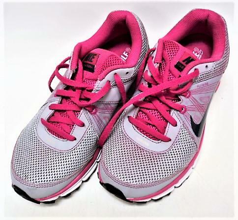 nike flywire tennis shoes