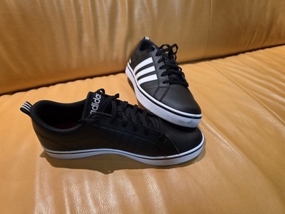 Adidas Sneaker. Gr. 44 2/3. Fast neu 