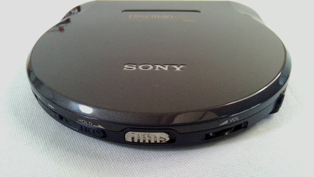 SONY Discman D-777 ポータブルCDプレーヤージャンク SONY D-777 CD player Diskman portable DBB Audio Devices Walkman