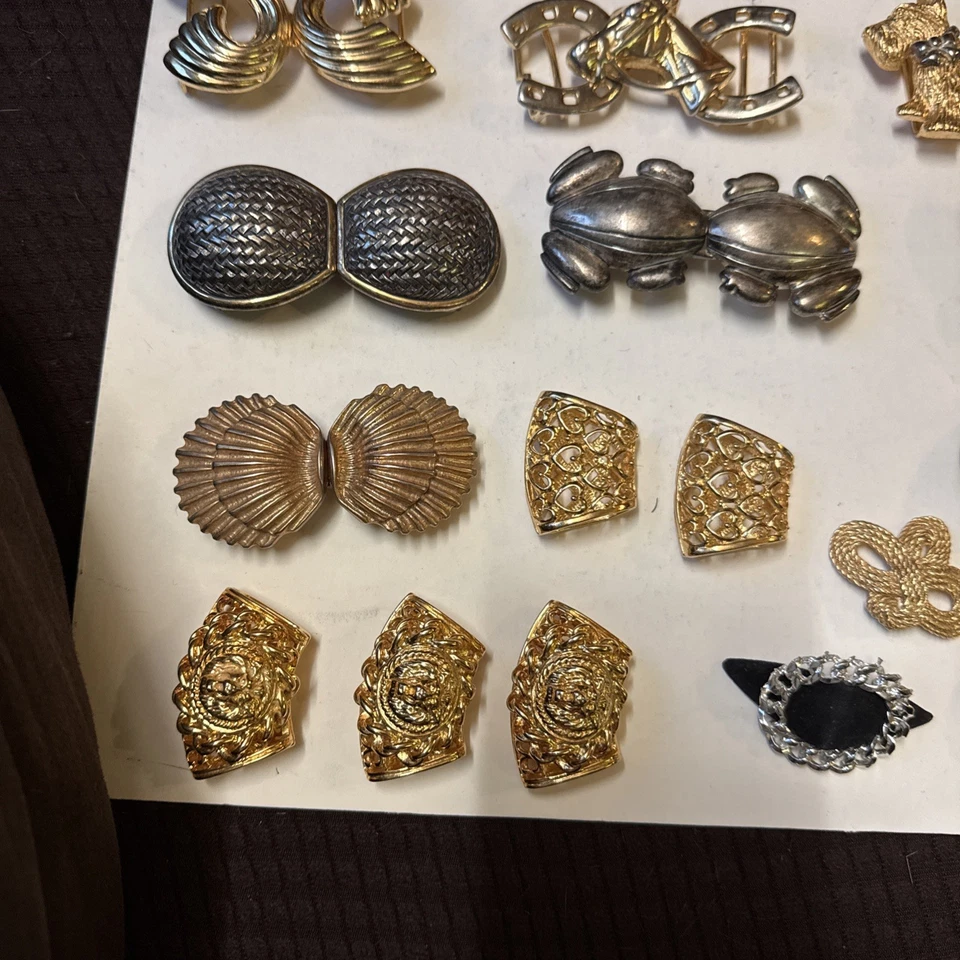Vintage Lot Gold And Silver Toned Belt Buckles Plus Other Things Some Signed - Image 3 of 4
