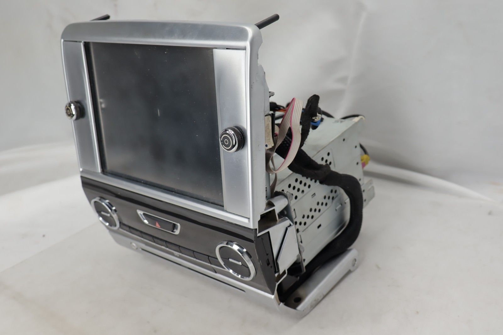 Maserati Ghibli 2014-2017 Front Head unit P/N 670007290