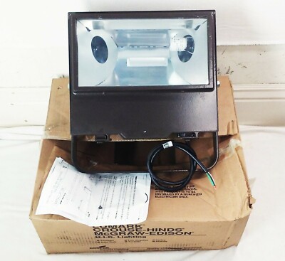 Cooper lighting streetworks CFB10MNW65 100w outdoor indoor area commercial light