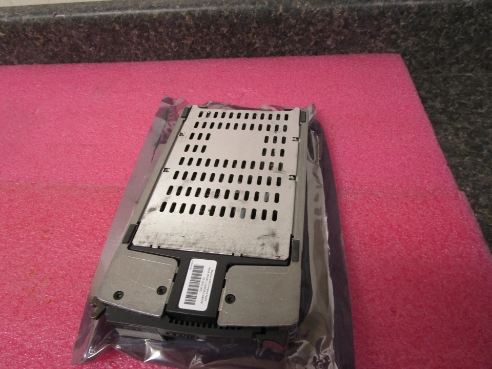 COMPAQ 36.4GB Hard Drive 15K Wide Ultra3 SCSI 251872-002 BF03665223 - with Tray - Image 4 of 4
