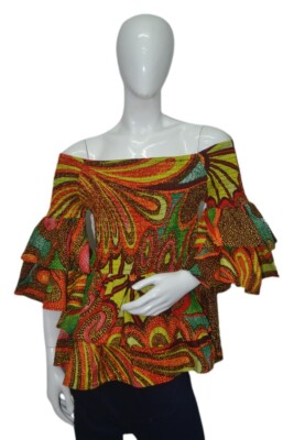 Afrikanische Kleidung für Damen. Gesmocktes elastisches Oberteil.