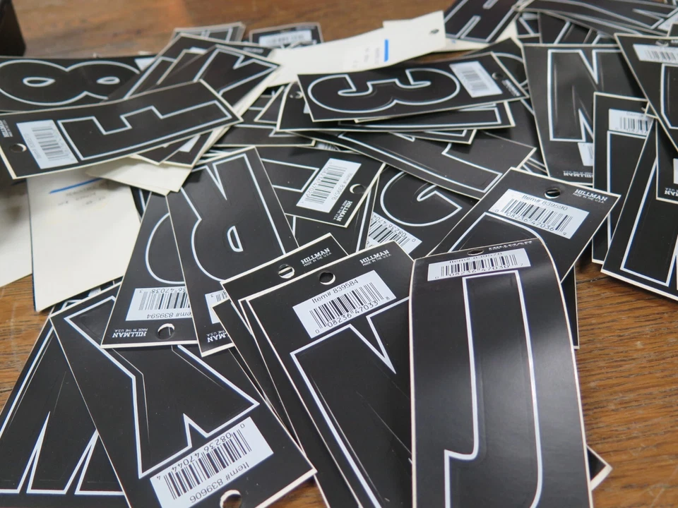 LOTE VENTA - ¡MÁS DE 40! Hillman 3" letra número blanco y negro pegatina letras 75 mm Foto 3 de 4